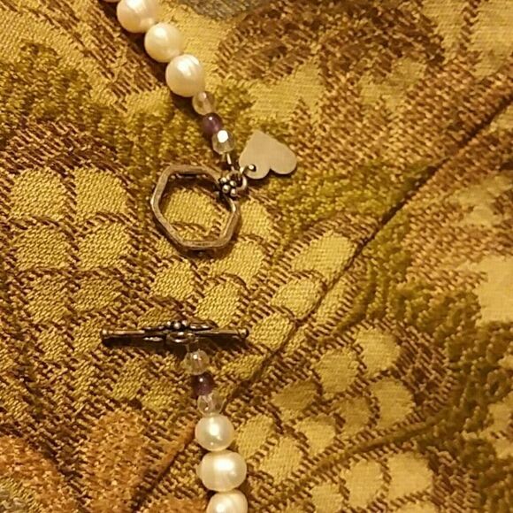 SALE ON GORGEOUS PEARLS MAKE OFFER!!! $$$ AMYTHYST PURPLE STONES SET OFF PEARLS! - Picture 3 of 5